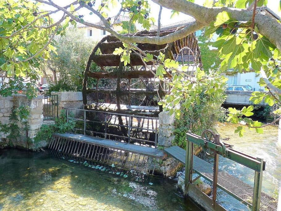 Le Nid De Marius Lägenhet LʼIsle-sur-la-Sorgue Exteriör bild